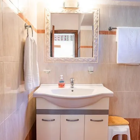 Venetia's Garden Lefkos (Karpathos)